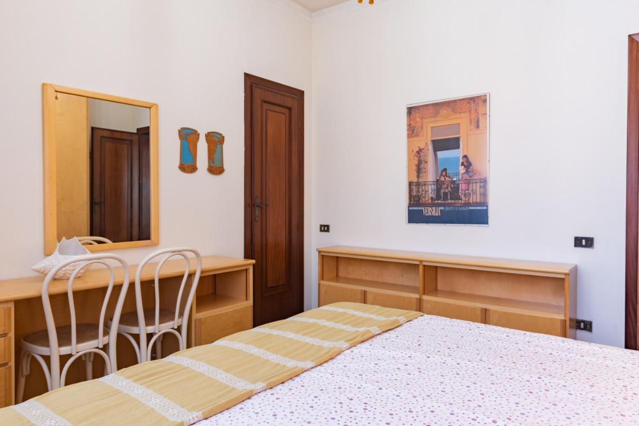 Apartment Holiday Versilia Camaiore Bagian luar foto