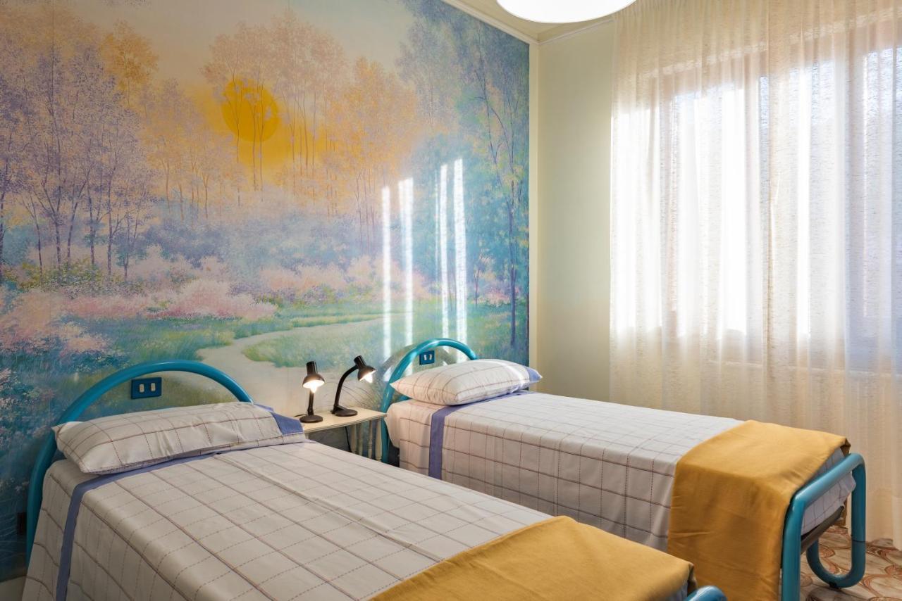 Apartment Holiday Versilia Camaiore Bagian luar foto