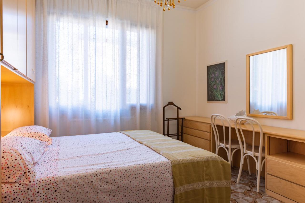 Apartment Holiday Versilia Camaiore Bagian luar foto
