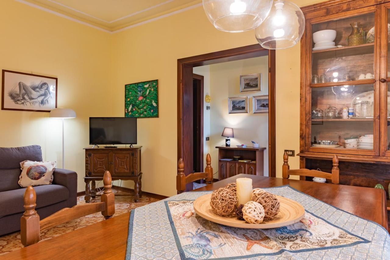 Apartment Holiday Versilia Camaiore Bagian luar foto